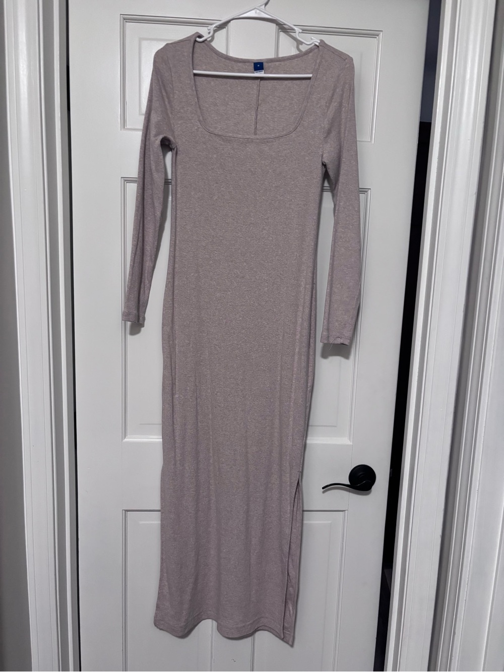Old Navy Long Sleeve Scoop-Neck Maxi Dress - Light Taupe
